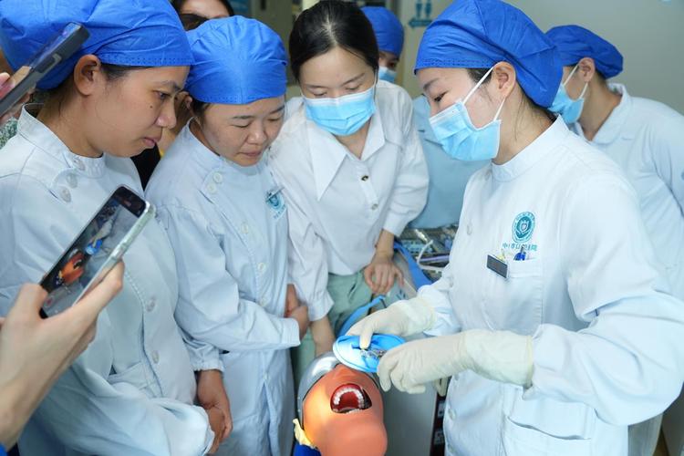 口腔执业医师考试培训班哪家好?