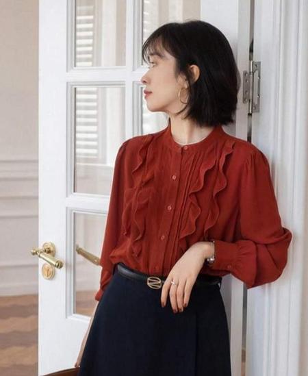 皮肤暗黄适合酒红色吗?