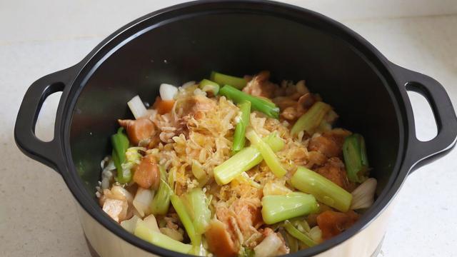 电饭锅做饭夹生怎么办（电饭锅做饭夹生怎么办谢谢）-图2