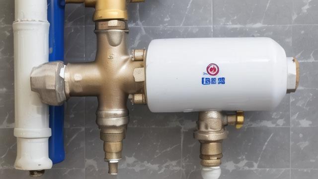 热水器冷水进口阀门漏水，该如何处理？-图1